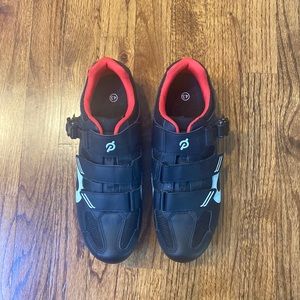 Peloton cycling shoes size 43. Worn two times.